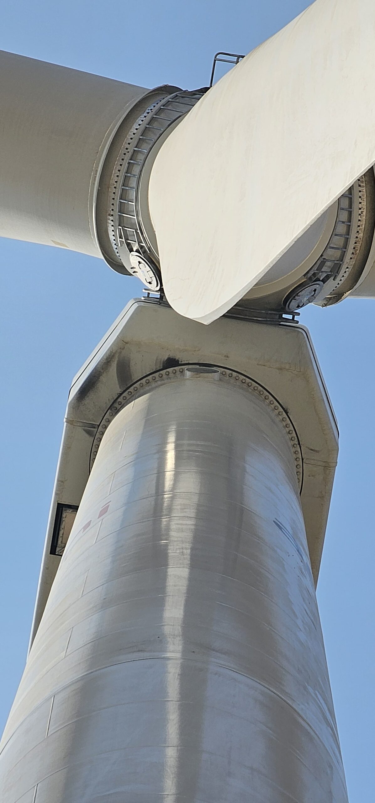 Bolted Joints connecting blade to shaft Blades scaled