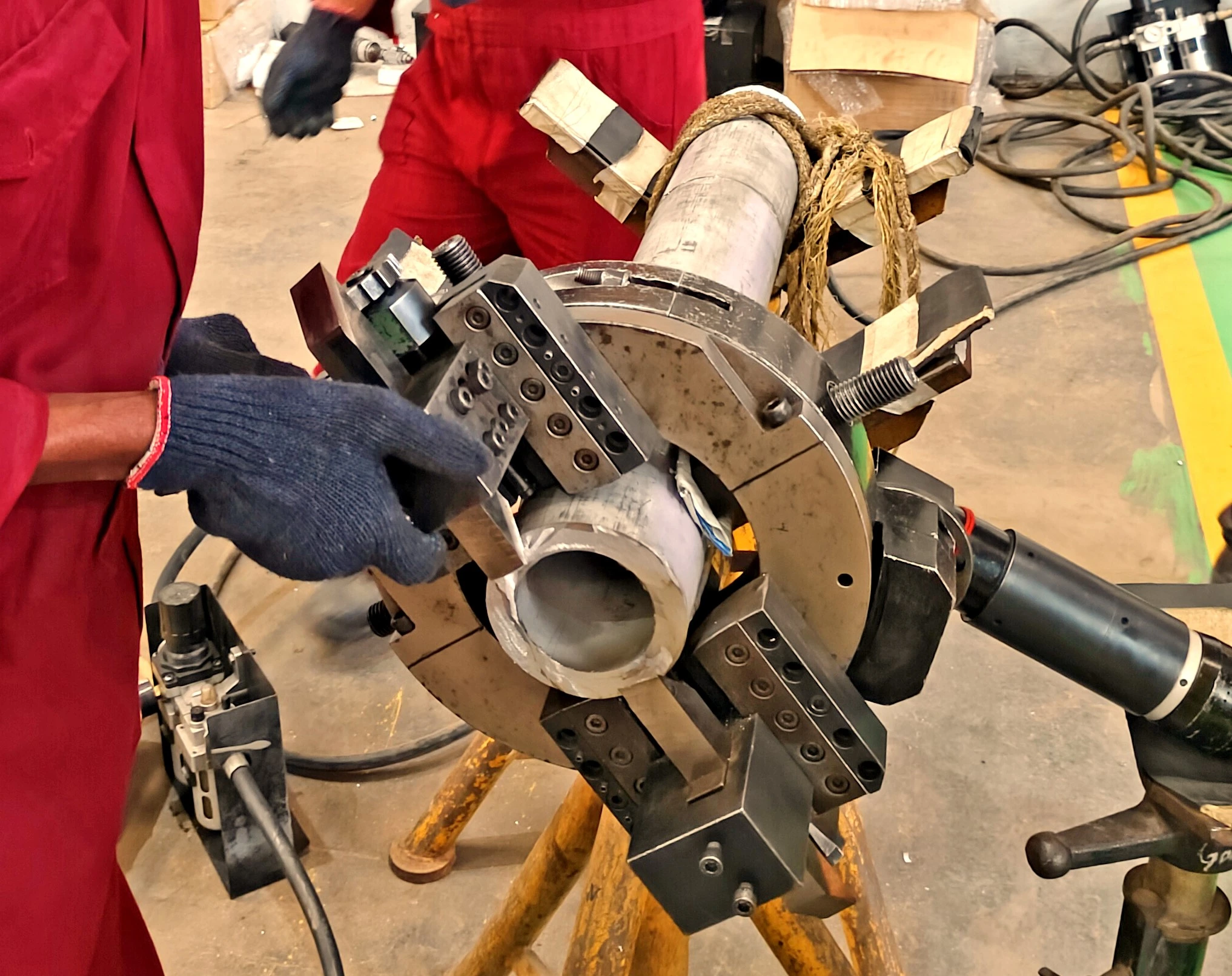 A Step-by-Step Guide to Pipe Cutting and Beveling Machines Pipe Cutting tool istalling
